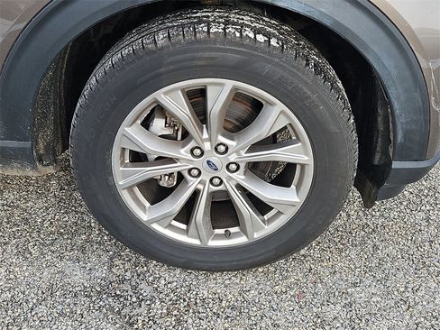 Used 2021 Ford Explorer XLT w/ Equipment Group 202A image 10