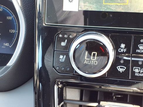 New 2026 Toyota Highlander Limited AWD/4WD image 14