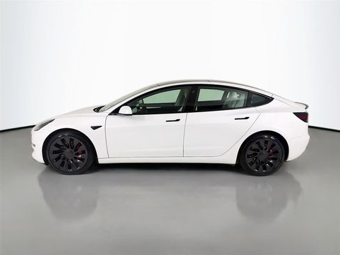 Used 2023 Tesla Model 3 Performance image 2