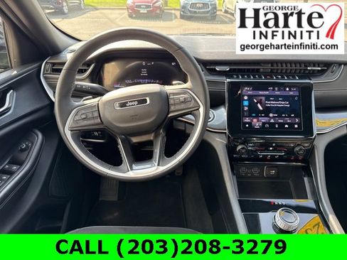 Used 2023 Jeep Grand Cherokee Altitude image 16