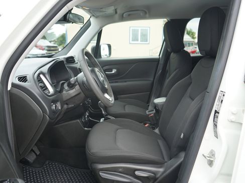 Used 2023 Jeep Renegade Latitude image 12