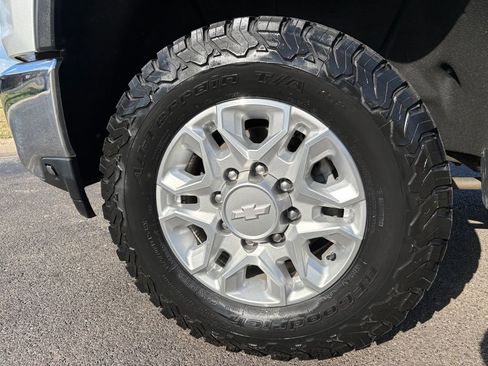 Used 2020 Chevrolet Silverado 2500 LTZ w/ LTZ Plus Package image 45