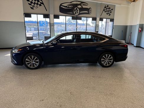 Used 2019 Lexus ES 350 w/ Premium Package FWD image 4