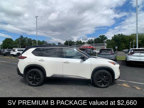 Used 2023 Nissan Rogue SV w/ SV Premium B Package AWD/4WD image 2
