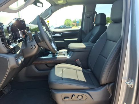New 2026 GMC Sierra 1500 SLT w/ SLT Premium Plus Package AWD/4WD image 12