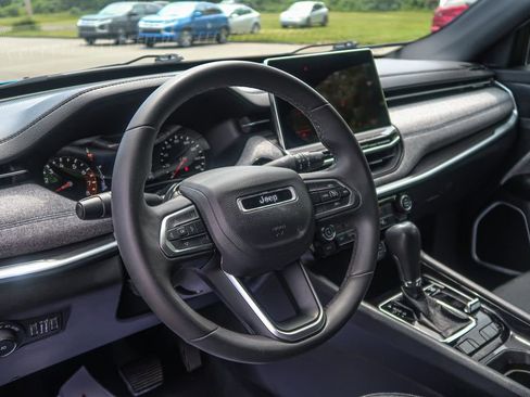 Used 2024 Jeep Compass Latitude AWD/4WD image 27