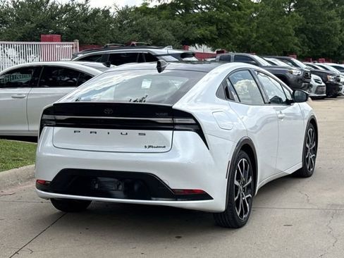 Used 2024 Toyota Prius Prime Premium w/ Advanced Technology Package FWD image 4