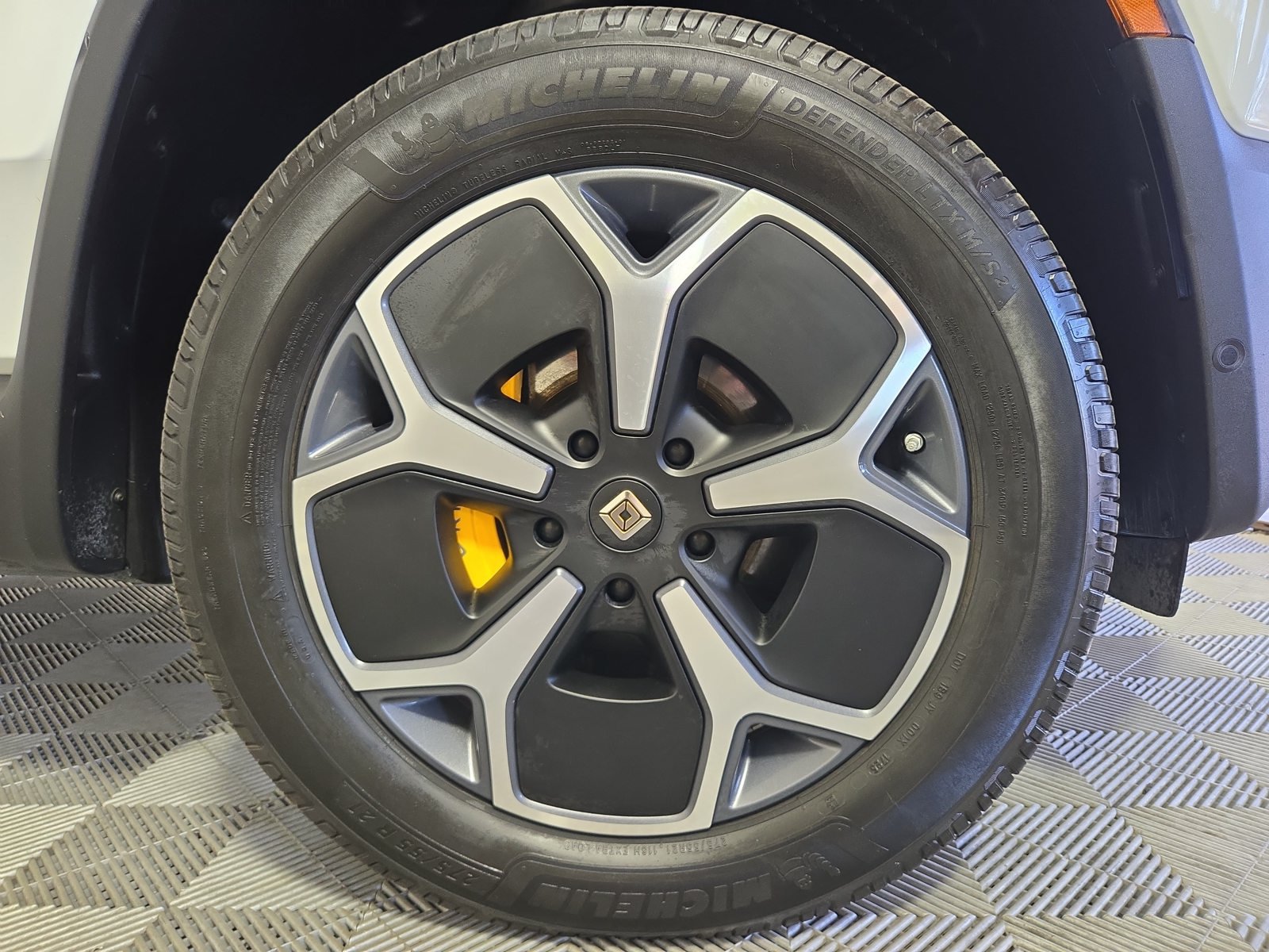 Used 2022 Rivian R1T Adventure AWD/4WD image 11