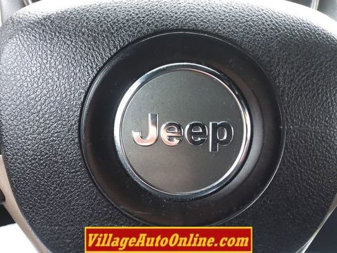 Used 2015 Jeep Grand Cherokee Limited w/ Luxury Group II AWD/4WD image 20