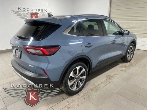 Used 2024 Ford Escape Platinum image 6