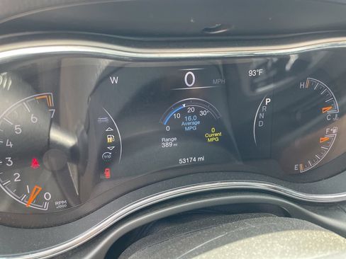Used 2022 Jeep Grand Cherokee Limited AWD/4WD image 23
