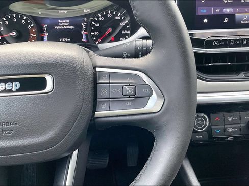 Used 2025 Jeep Compass Limited AWD/4WD image 14