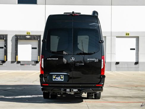 Used 2022 Mercedes-Benz Sprinter 3500 image 10