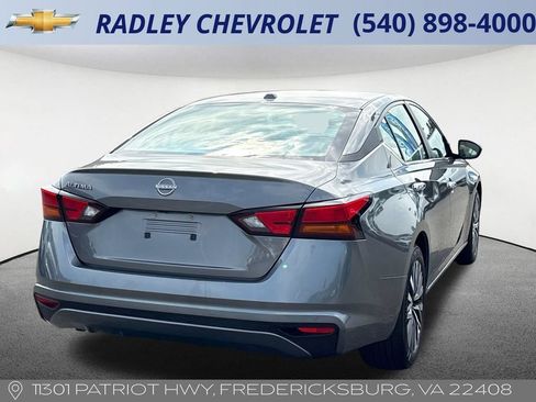 Used 2025 Nissan Altima 2.5 SV FWD image 19