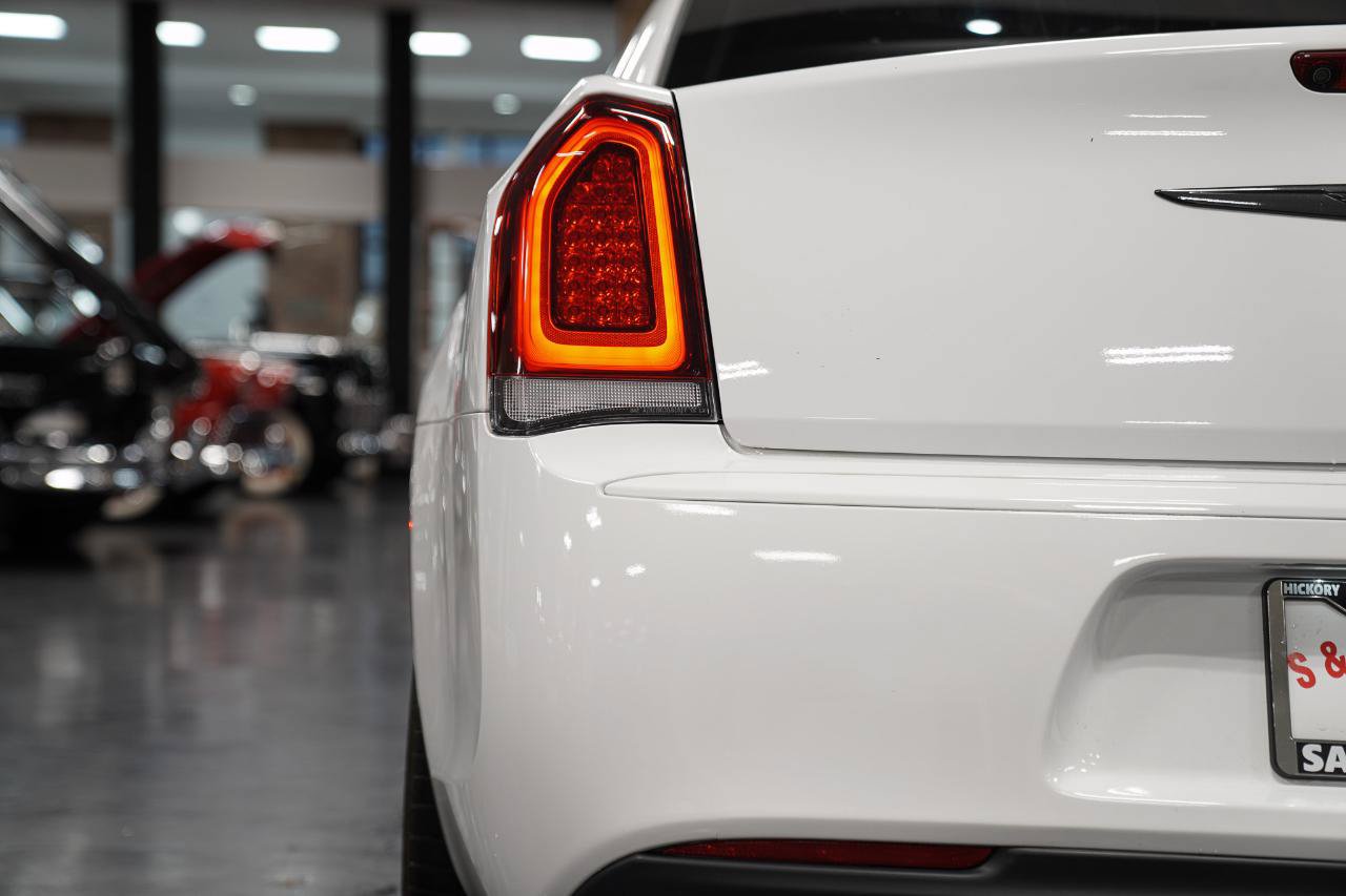 Used 2023 Chrysler 300 Touring w/ Sport Appearance Package RWD image 16