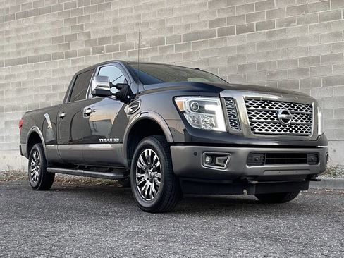 Used 2017 Nissan Titan Platinum Reserve image 2