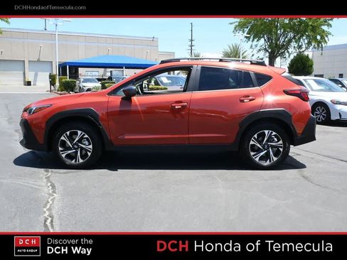 Used 2025 Subaru Crosstrek 2.5i Premium AWD/4WD image 4