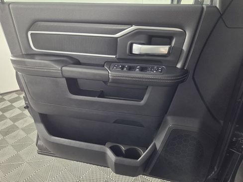 Used 2025 RAM 2500 Big Horn AWD/4WD image 19
