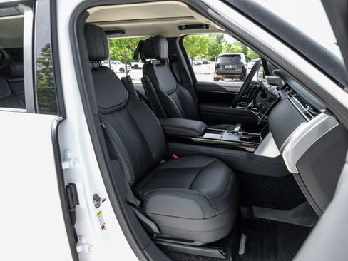 New 2026 Land Rover Range Rover Long Wheelbase SE AWD/4WD image 44