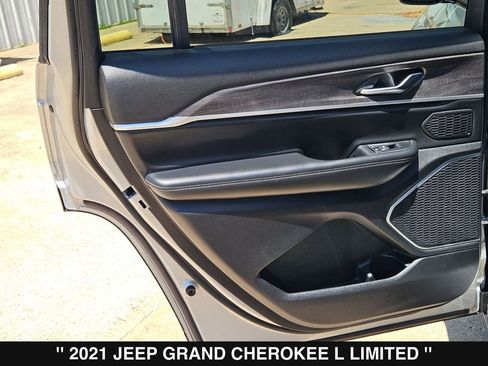 Used 2021 Jeep Grand Cherokee L Limited AWD/4WD image 19