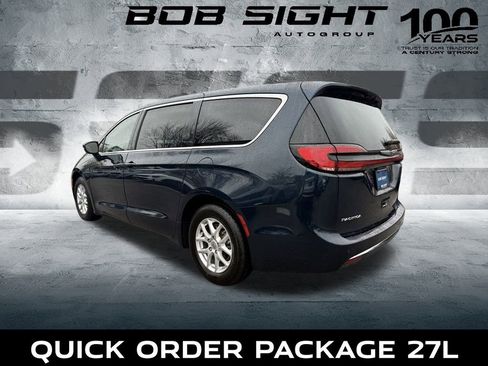 Used 2024 Chrysler Pacifica Touring-L image 12