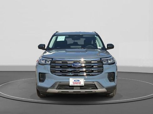 Certified 2025 Ford Explorer Active RWD image 3