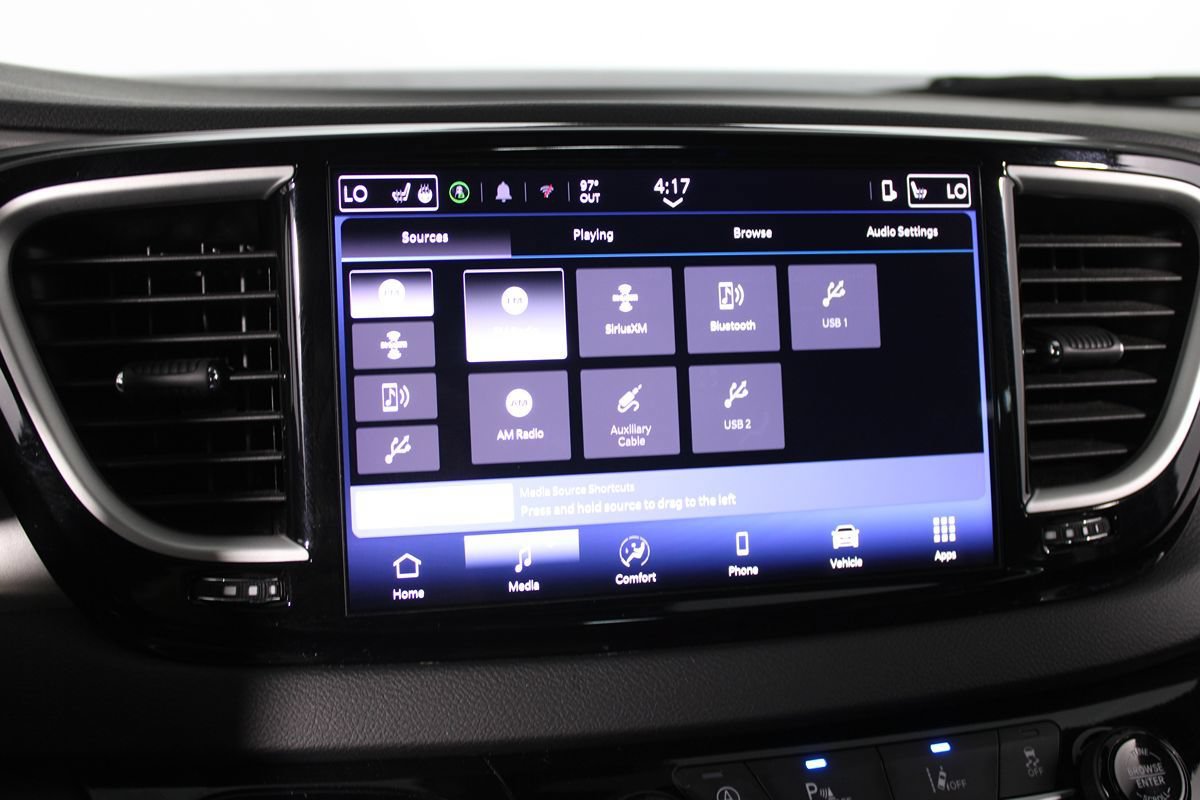 Used 2025 Chrysler Pacifica Select FWD image 17