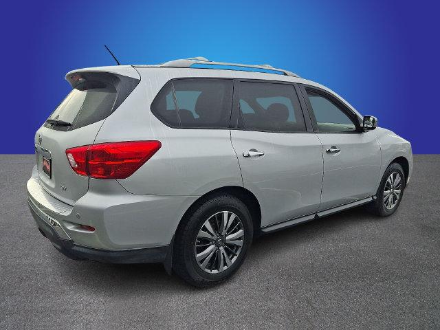 Used 2018 Nissan Pathfinder SV FWD image 4