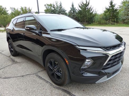 Used 2023 Chevrolet Blazer LT w/ Sound & Technology Package FWD image 12