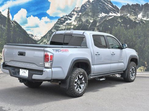 Certified 2020 Toyota Tacoma TRD Off-Road w/ Technology Package AWD/4WD image 3