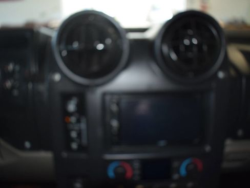 Used 2005 HUMMER H2 SUT image 33