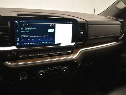 Used 2022 Chevrolet Silverado 1500 LT w/ Z71 Off-Road Package image 14