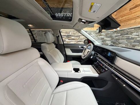 Certified 2025 Hyundai Santa Fe Calligraphy image 14