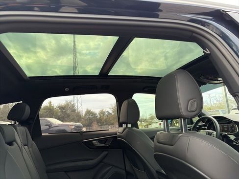 Used 2025 Audi Q7 3.0T Premium Plus image 16