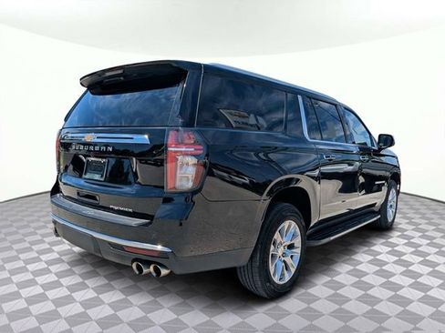 Used 2024 Chevrolet Suburban Premier RWD image 3