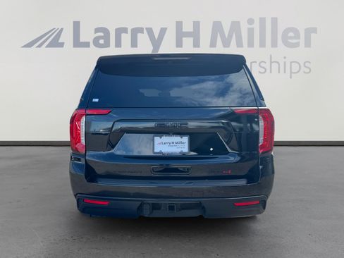 Used 2021 GMC Yukon AT4 w/ AT4 Premium Package AWD/4WD image 4