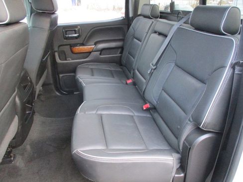 Used 2017 Chevrolet Silverado 2500 High Country image 36