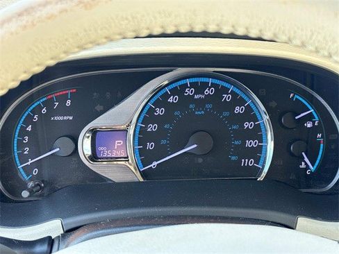 Used 2012 Toyota Sienna image 28