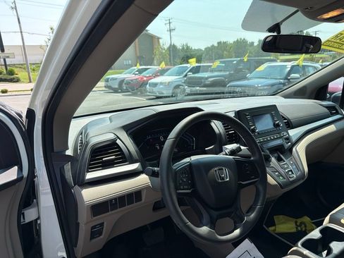 Used 2019 Honda Odyssey LX image 17