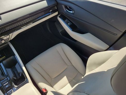 Used 2025 Honda Accord Touring image 4