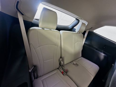 Used 2018 Buick Enclave Essence FWD image 32
