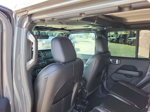 Used 2023 Jeep Gladiator Overland AWD/4WD image 20