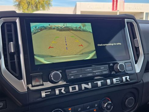 Used 2025 Nissan Frontier SV image 23