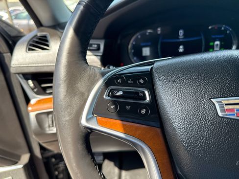 Used 2016 Cadillac Escalade ESV Luxury image 22