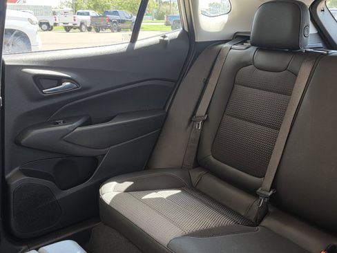 Used 2024 Chevrolet Trax LT image 17