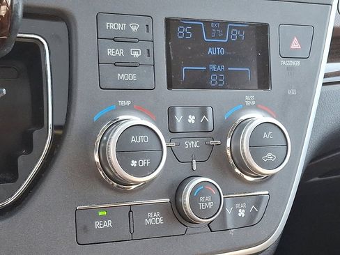 Certified 2020 Toyota Sienna Limited image 18