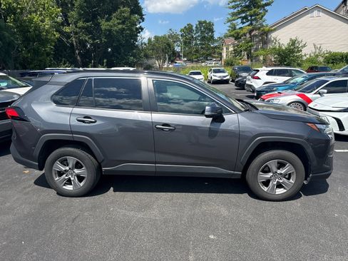 Used 2024 Toyota RAV4 XLE AWD/4WD image 1