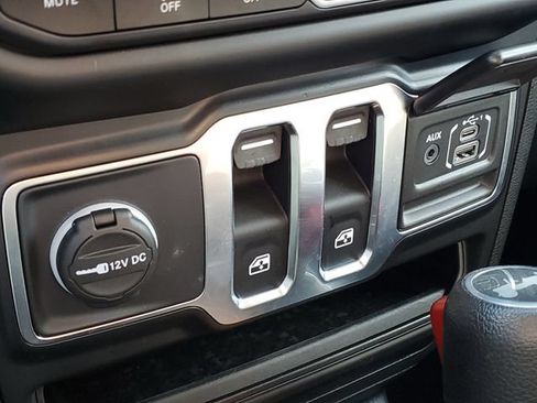 Used 2022 Jeep Wrangler Sport AWD/4WD image 18
