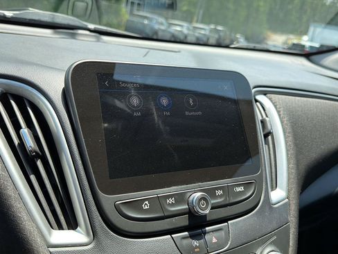 Used 2022 Chevrolet Malibu LS FWD image 23