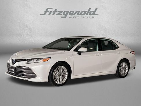 Used 2020 Toyota Camry XLE w/ Driver Assist Package FWD image 2